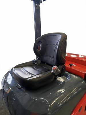 Carretillas elevadoras de combustión de 2500 kg a 3500 kg. Precio más bajo: 5800 USD. Incluyen desplazamiento lateral y posicionador de horquillas integrados.